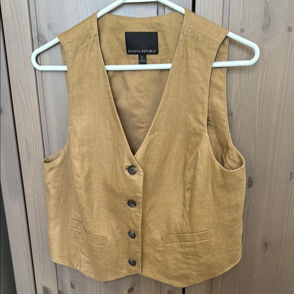 Banana Republic Linen tailored top vest button top